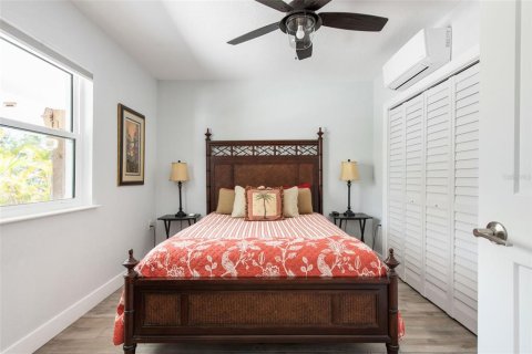 House in Englewood, Florida 3 bedrooms, 142.51 sq.m. № 1743681 - photo 23