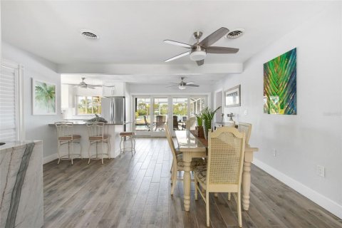 House in Englewood, Florida 3 bedrooms, 142.51 sq.m. № 1743681 - photo 9