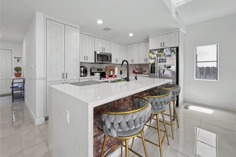 House in Florida City, Florida 5 bedrooms, 168.15 sq.m. № 2087234 - photo 26