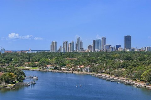 Villa ou maison à vendre à Saint Petersburg, Floride: 2 chambres, 176.89 m2 № 1797462 - photo 14
