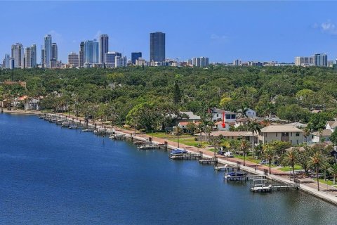 Villa ou maison à vendre à Saint Petersburg, Floride: 2 chambres, 176.89 m2 № 1797462 - photo 15
