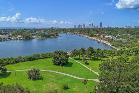 Villa ou maison à vendre à Saint Petersburg, Floride: 2 chambres, 176.89 m2 № 1797462 - photo 10