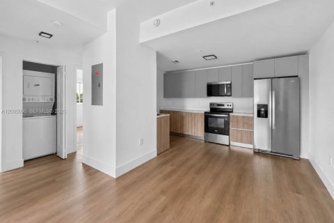 Appartement à louer à Miami, Floride: 2 chambres № 2384904 - photo 3