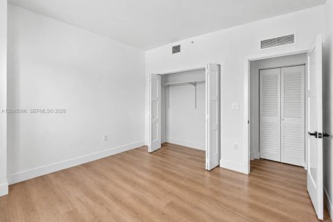 Appartement à louer à Miami, Floride: 2 chambres № 2384904 - photo 10