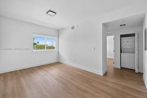 Appartement à louer à Miami, Floride: 2 chambres № 2384904 - photo 2