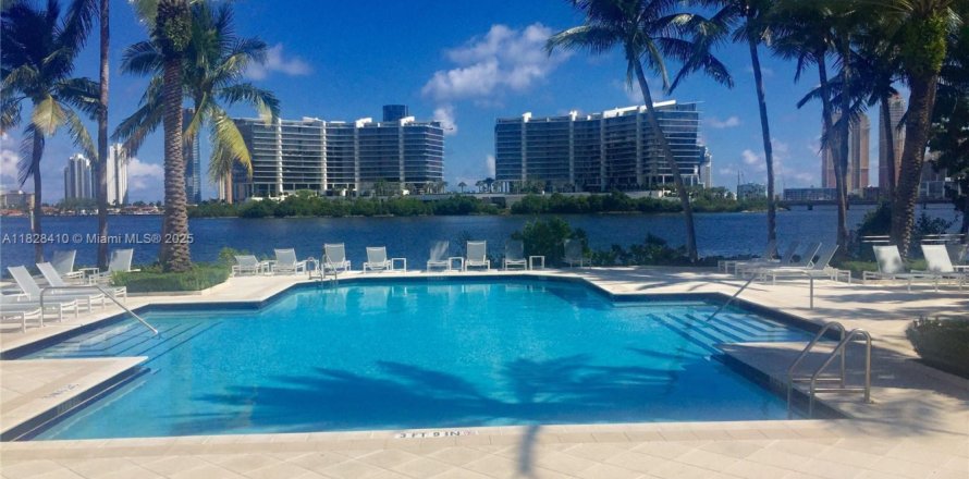 Condo in Aventura, Florida, 1 bedroom № 1935124