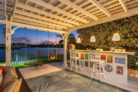 Villa ou maison à vendre à Hialeah, Floride: 3 chambres, 239.59 m2 № 2010852 - photo 22