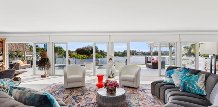 Villa ou maison à Hialeah, Floride 3 chambres, 239.59 m2 № 2010852