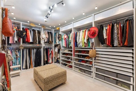 Villa ou maison à vendre à Hialeah, Floride: 3 chambres, 239.59 m2 № 2010852 - photo 7