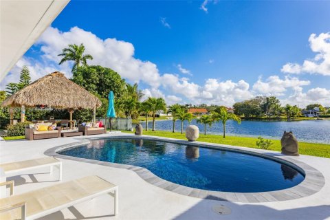 Villa ou maison à vendre à Hialeah, Floride: 3 chambres, 239.59 m2 № 2010852 - photo 2