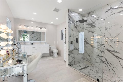 Villa ou maison à vendre à Hialeah, Floride: 3 chambres, 239.59 m2 № 2010852 - photo 6