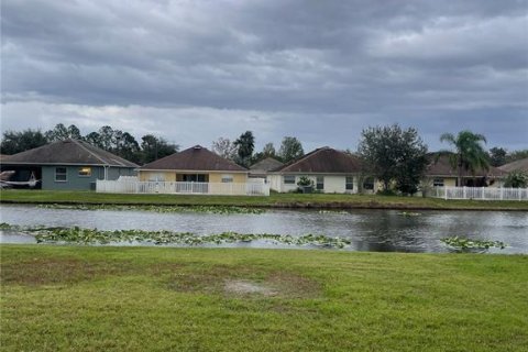 House in Wesley Chapel, Florida 3 bedrooms, 150.69 sq.m. № 2238466 - photo 14