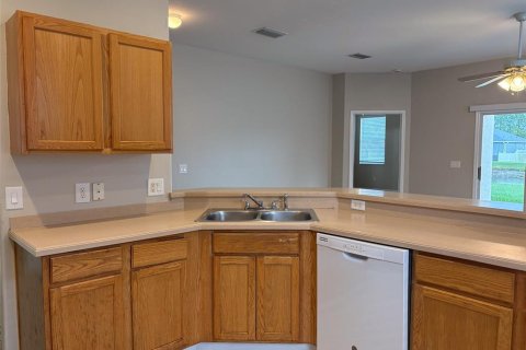 House in Wesley Chapel, Florida 3 bedrooms, 150.69 sq.m. № 2238466 - photo 6