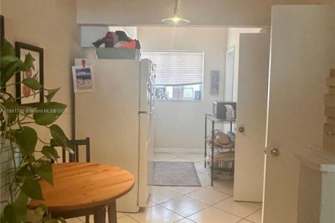 Condominio en alquiler en Miami Beach, Florida, 35.58 m2 № 1961191 - foto 3