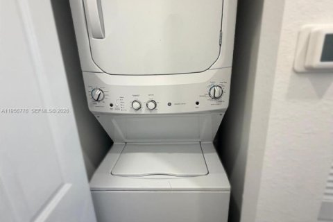 Adosado en venta en Homestead, Florida, 3 dormitorios, 123.37 m2 № 2025221 - foto 20