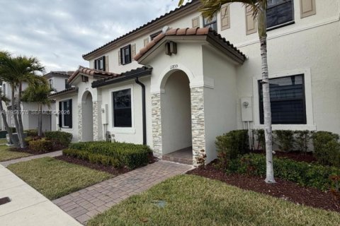 Touwnhouse à vendre à Homestead, Floride: 3 chambres, 123.37 m2 № 2025221 - photo 4