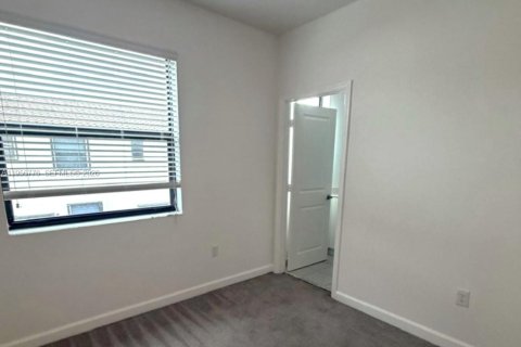 Adosado en venta en Homestead, Florida, 3 dormitorios, 123.37 m2 № 2025221 - foto 11