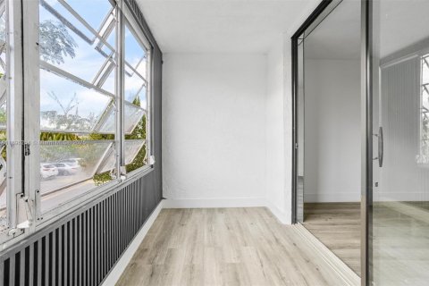 Condo in Lauderdale Lakes, Florida, 2 bedrooms  № 1948132 - photo 21