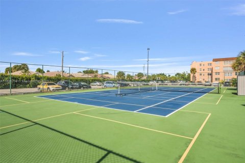 Condo in Lauderdale Lakes, Florida, 2 bedrooms  № 1948132 - photo 5