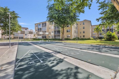 Condo in Lauderdale Lakes, Florida, 2 bedrooms  № 1948132 - photo 7