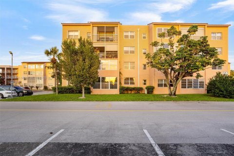 Condo in Lauderdale Lakes, Florida, 2 bedrooms  № 1948132