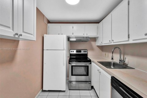 Condo in Boca Raton, Florida, 1 bedroom  № 1852049 - photo 3
