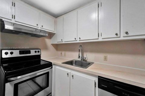 Condo in Boca Raton, Florida, 1 bedroom  № 1852049 - photo 4