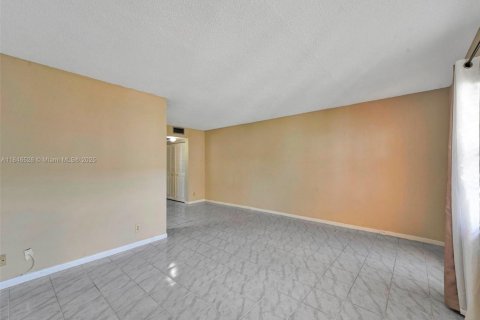 Condo in Boca Raton, Florida, 1 bedroom  № 1852049 - photo 15