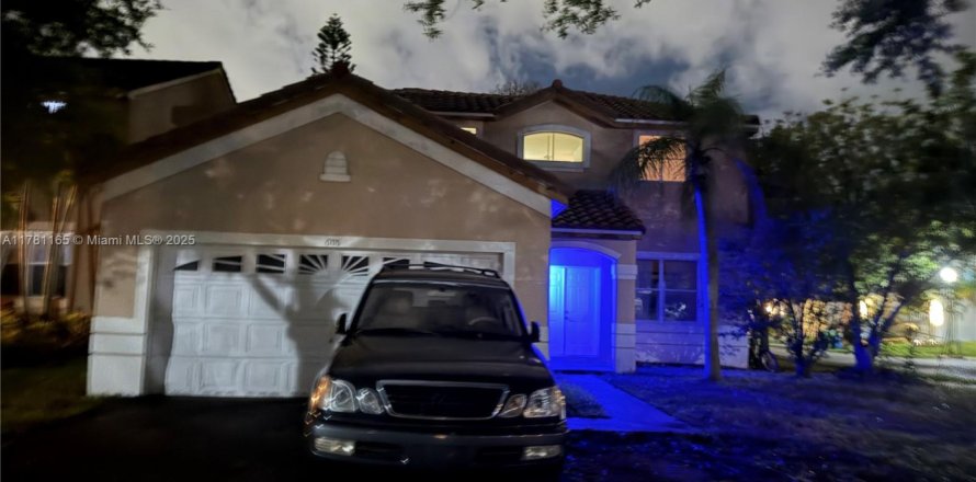 Casa en Weston, Florida 3 dormitorios, 175.86 m2 № 1868630