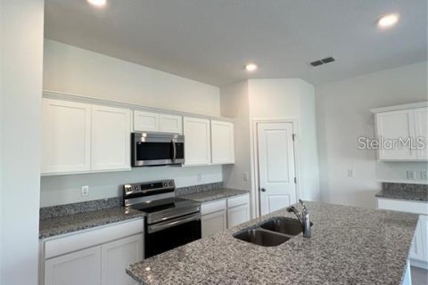 Villa ou maison à louer à Minneola, Floride: 5 chambres, 223.71 m2 № 2420154 - photo 5