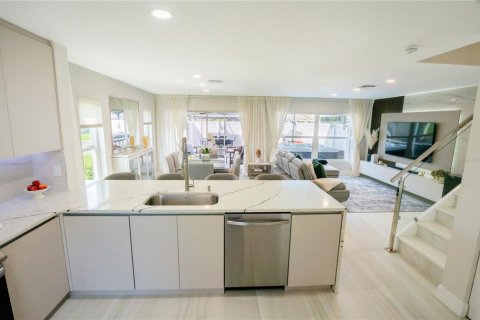 Townhouse in Deerfield Beach, Florida 2 bedrooms, 156.08 sq.m. № 1866524 - photo 6