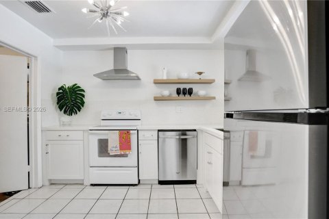 Villa ou maison à vendre à Hollywood, Floride: 3 chambres, 133.41 m2 № 2008475 - photo 13