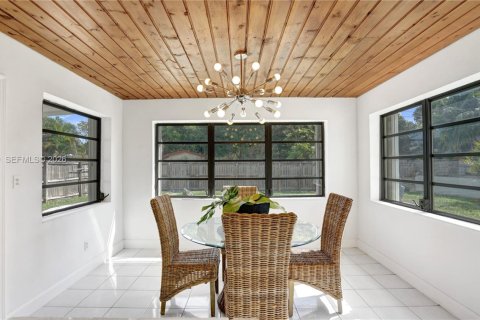 Villa ou maison à vendre à Hollywood, Floride: 3 chambres, 133.41 m2 № 2008475 - photo 21