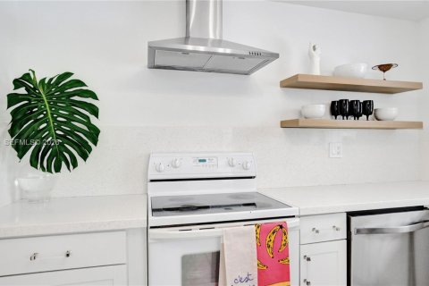 Villa ou maison à vendre à Hollywood, Floride: 3 chambres, 133.41 m2 № 2008475 - photo 4