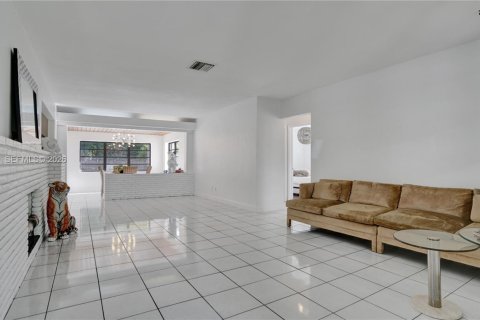 Villa ou maison à vendre à Hollywood, Floride: 3 chambres, 133.41 m2 № 2008475 - photo 5
