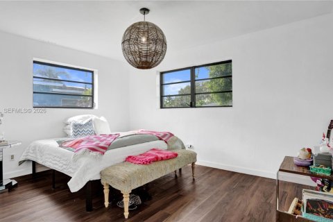 Villa ou maison à vendre à Hollywood, Floride: 3 chambres, 133.41 m2 № 2008475 - photo 28