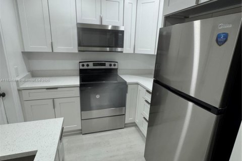 Купить коммерческую недвижимость в Форт-Лодердейл, Флорида 244.24м2, № 1816402 - фото 13
