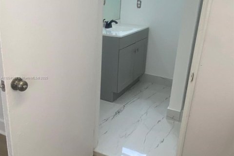 Купить коммерческую недвижимость в Форт-Лодердейл, Флорида 244.24м2, № 1816402 - фото 27