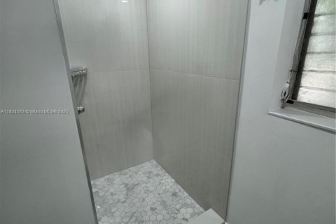 Купить коммерческую недвижимость в Форт-Лодердейл, Флорида 244.24м2, № 1816402 - фото 9