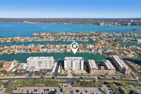 Condo à Clearwater, Floride, 3 chambres  № 2108599
