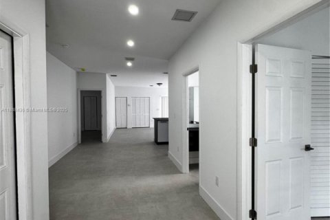 Снять в аренду виллу или дом в Форт-Лодердейл, Флорида 3 спальни, 148.64м2, № 2021216 - фото 3