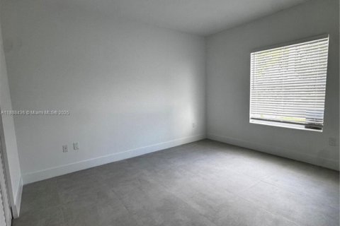 Снять в аренду виллу или дом в Форт-Лодердейл, Флорида 3 спальни, 148.64м2, № 2021216 - фото 4