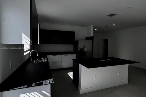 Снять в аренду виллу или дом в Форт-Лодердейл, Флорида 3 спальни, 148.64м2, № 2021216 - фото 11