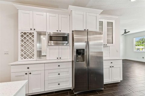 Casa en alquiler en Tampa, Florida, 3 dormitorios, 148.74 m2 № 1899678 - foto 12
