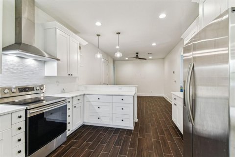 Casa en alquiler en Tampa, Florida, 3 dormitorios, 148.74 m2 № 1899678 - foto 11