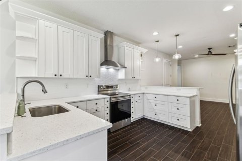 Casa en alquiler en Tampa, Florida, 3 dormitorios, 148.74 m2 № 1899678 - foto 10