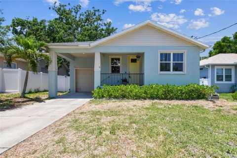 Casa en alquiler en Tampa, Florida, 3 dormitorios, 148.74 m2 № 1899678 - foto 1