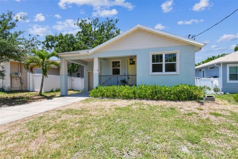 Casa en alquiler en Tampa, Florida, 3 dormitorios, 148.74 m2 № 1899678 - foto 2