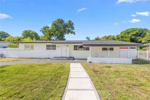 Купить виллу или дом в Майами-Гарденс, Флорида 3 спальни, 133.69м2, № 1971488 - фото 6