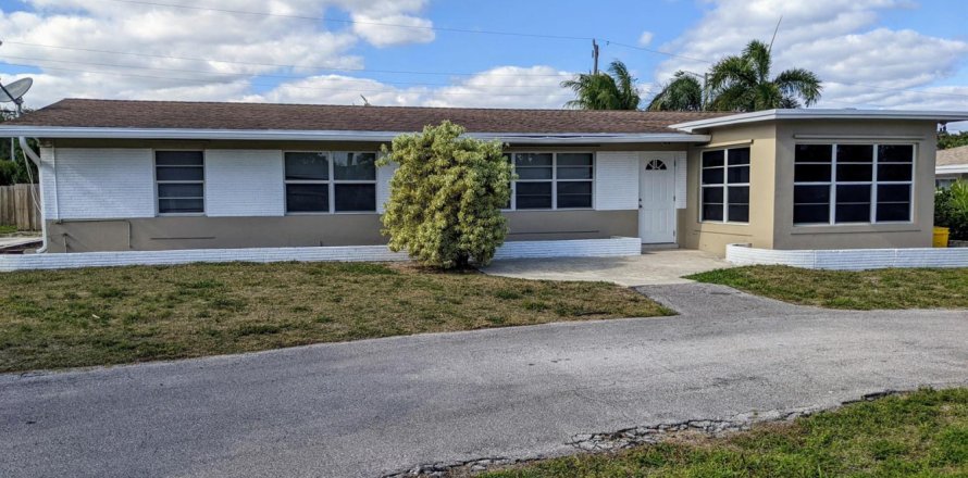 Villa ou maison à Boca Raton, Floride 5 chambres, 175.59 m2 № 2390188